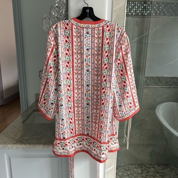 Alice + Olivia Domino Satin Floral Belted Kimono - Picture 11 of 13